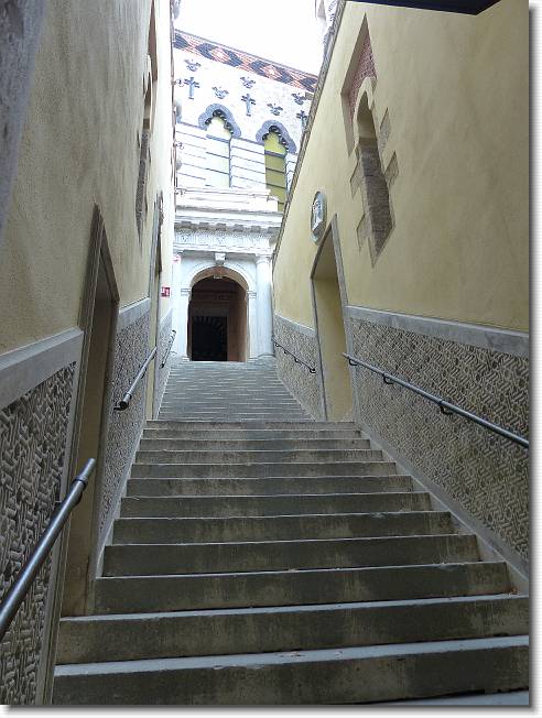 Clicca per scorrere le foto originali ingrandite