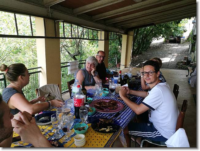 Clicca per scorrere le foto originali ingrandite