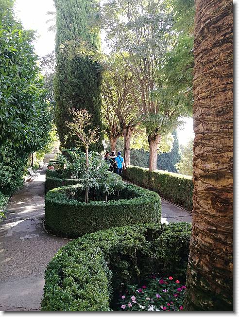 Clicca per scorrere le foto originali ingrandite