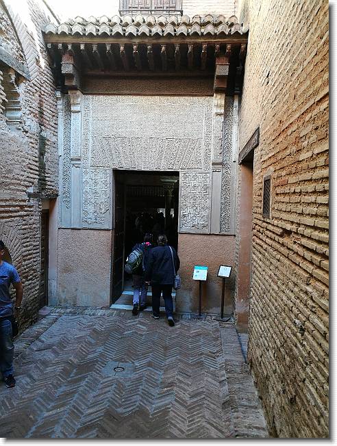 Clicca per scorrere le foto originali ingrandite