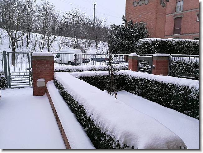 Clicca per scorrere le foto originali ingrandite