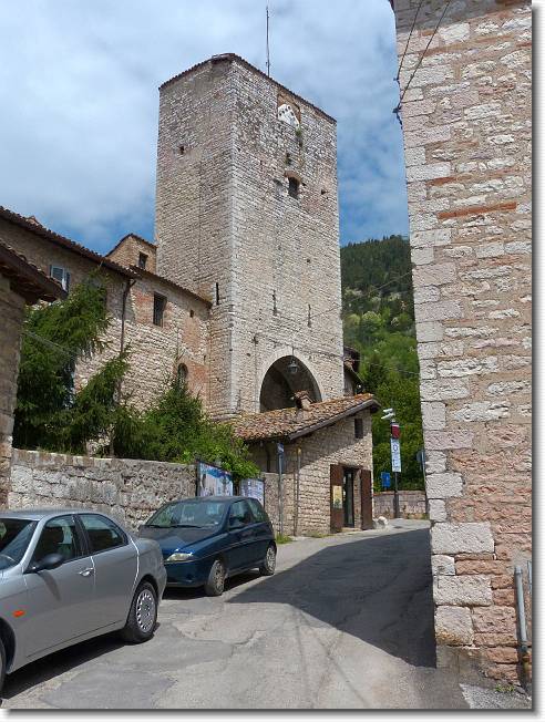 Clicca per scorrere le foto originali ingrandite