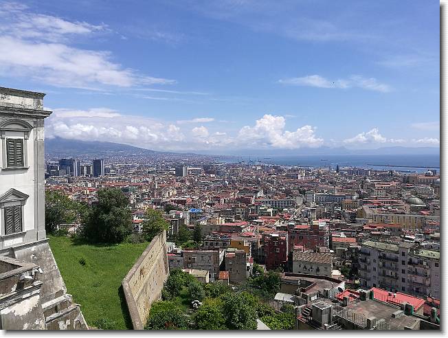 Clicca per scorrere le foto originali ingrandite
