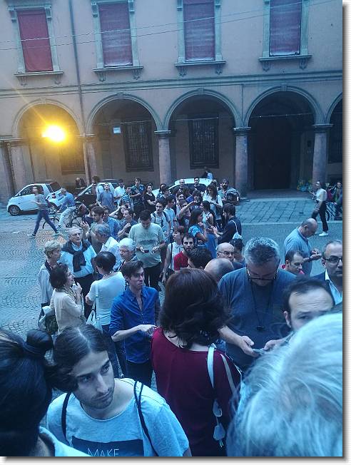 Clicca per scorrere le foto originali ingrandite