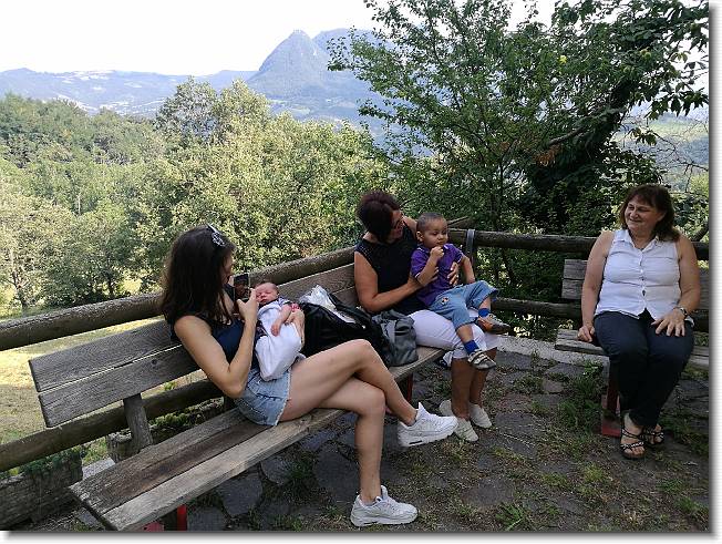 Clicca per scorrere le foto originali ingrandite
