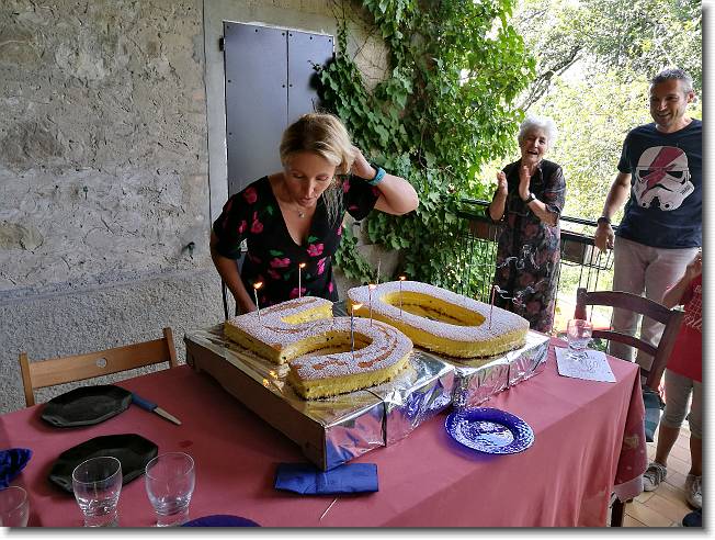 Clicca per scorrere le foto originali ingrandite