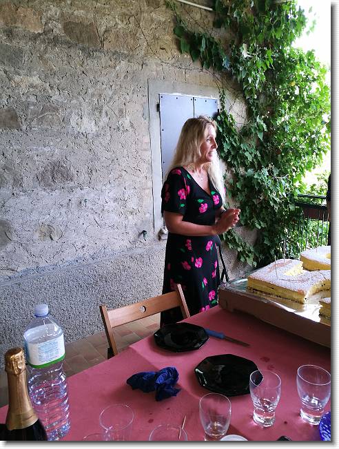 Clicca per scorrere le foto originali ingrandite