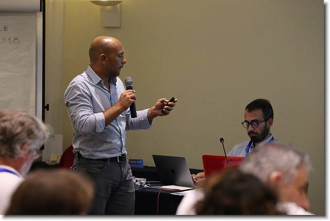 Clicca per scorrere le foto originali ingrandite
