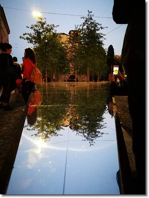 Clicca per scorrere le foto originali ingrandite