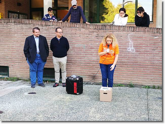 Clicca per scorrere le foto originali ingrandite