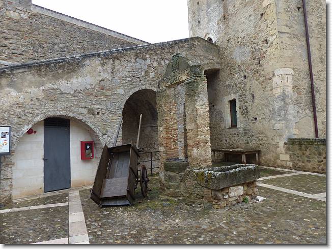 Clicca per scorrere le foto originali ingrandite