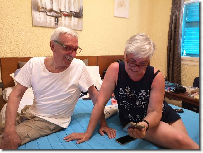 Clicca per scorrere le foto originali ingrandite