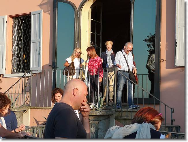 Clicca per scorrere le foto originali ingrandite