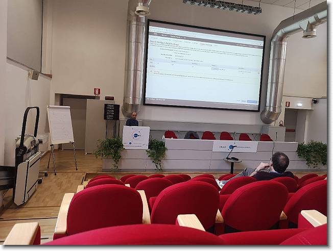 Clicca per scorrere le foto originali ingrandite