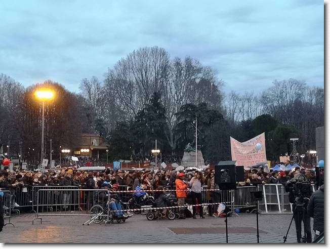 Clicca per scorrere le foto originali ingrandite