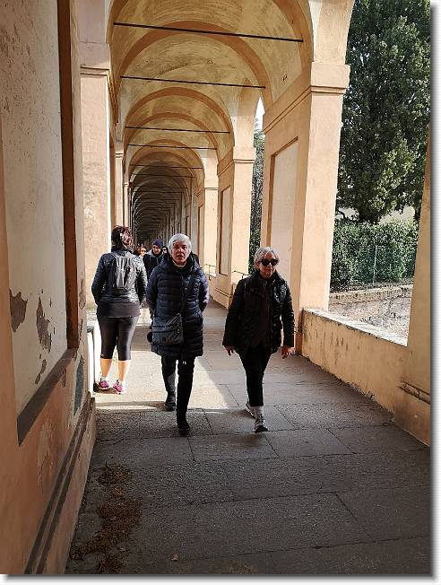 Clicca per scorrere le foto originali ingrandite