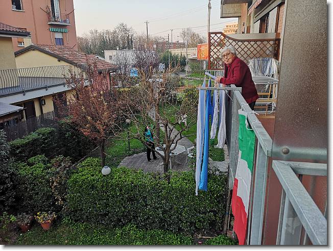 Clicca per scorrere le foto originali ingrandite