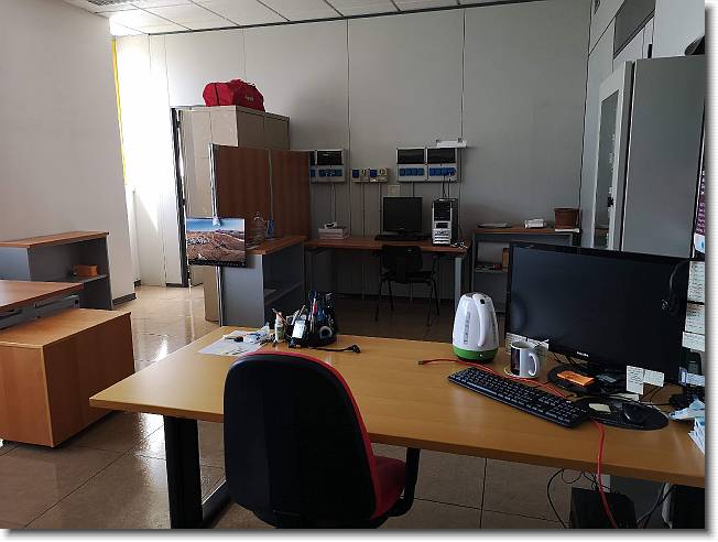 Clicca per scorrere le foto originali ingrandite