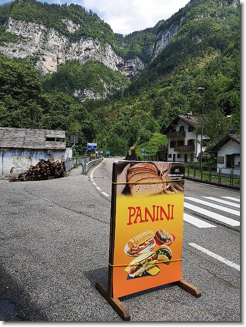 Clicca per scorrere le foto originali ingrandite
