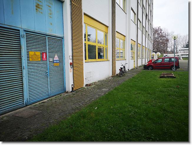 Clicca per scorrere le foto originali ingrandite