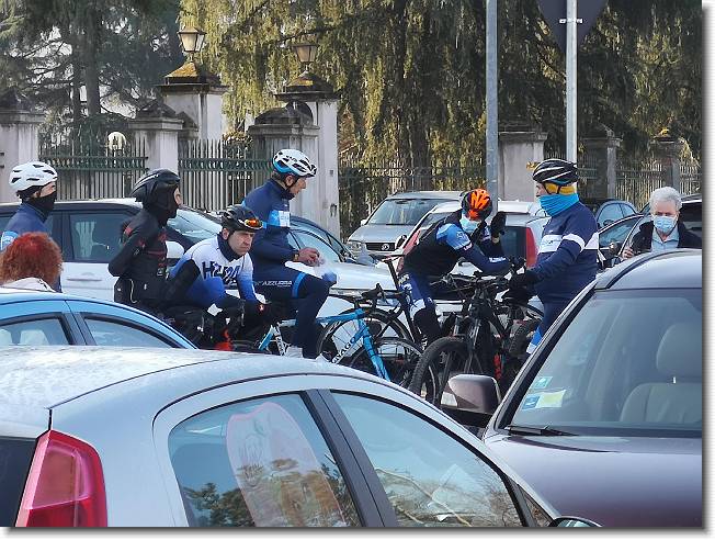 Clicca per scorrere le foto originali ingrandite