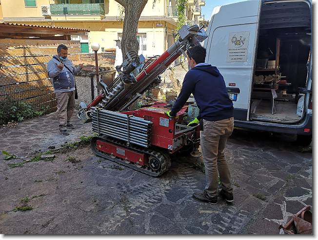 Clicca per scorrere le foto originali ingrandite