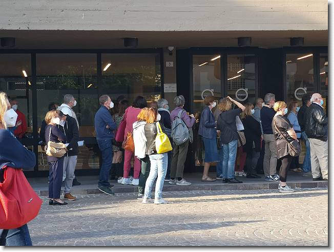Clicca per scorrere le foto originali ingrandite