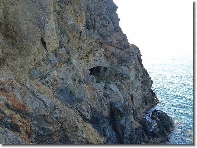 Clicca per scorrere le foto originali ingrandite