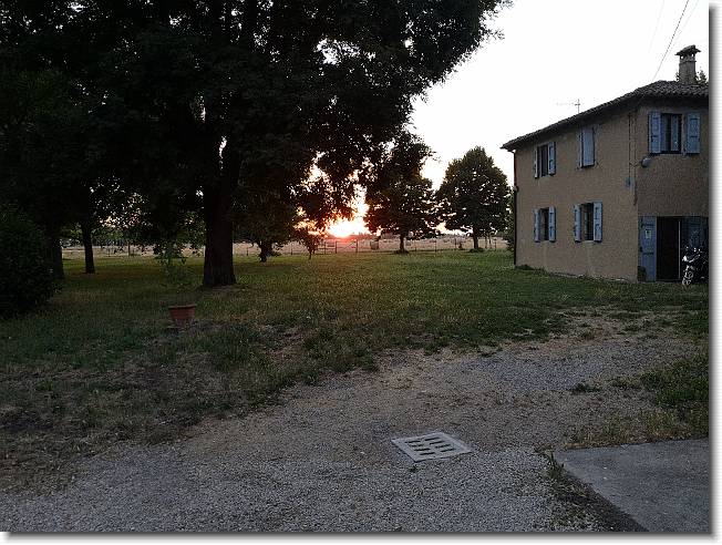 Clicca per scorrere le foto originali ingrandite