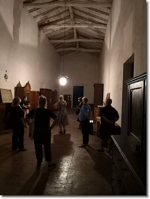 Clicca per scorrere le foto originali ingrandite