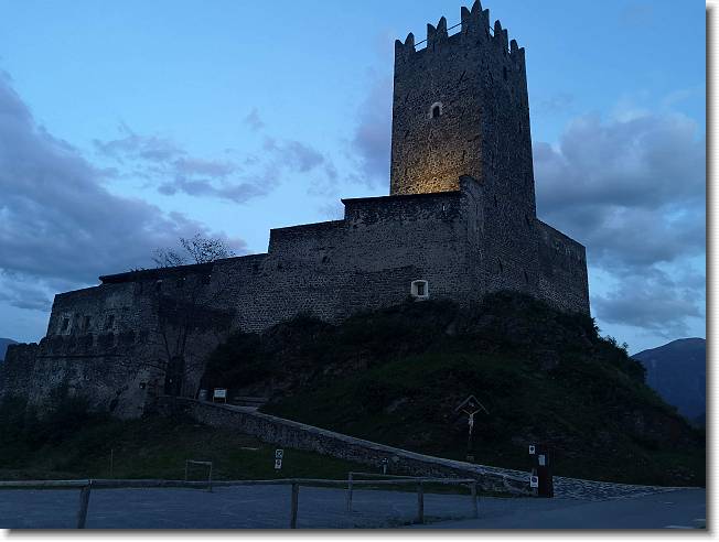 Clicca per scorrere le foto originali ingrandite