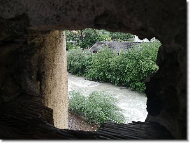 Clicca per scorrere le foto originali ingrandite