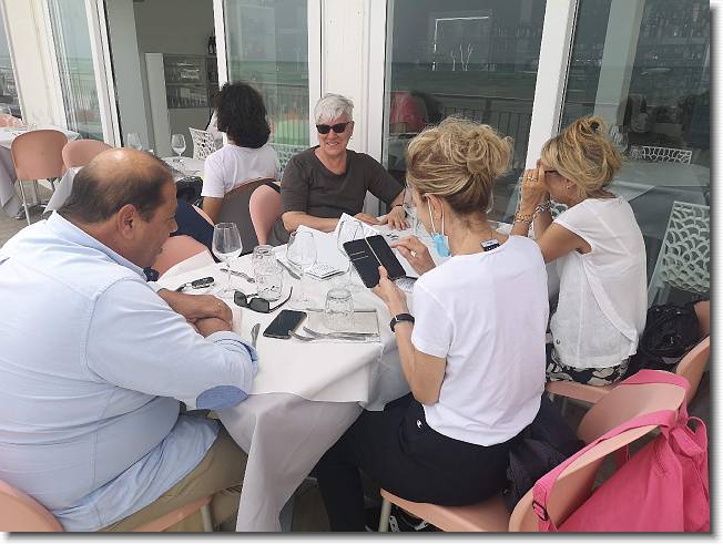 Clicca per scorrere le foto originali ingrandite