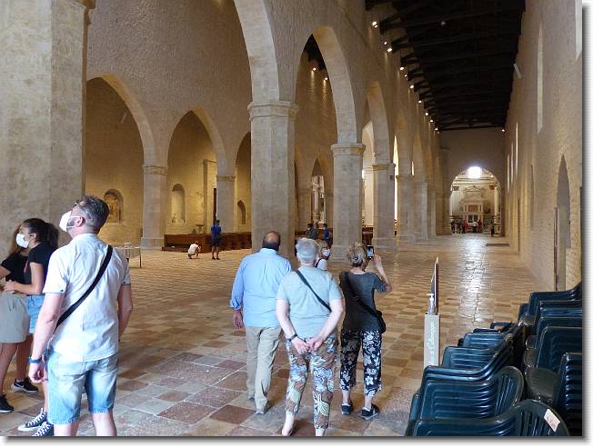 Clicca per scorrere le foto originali ingrandite