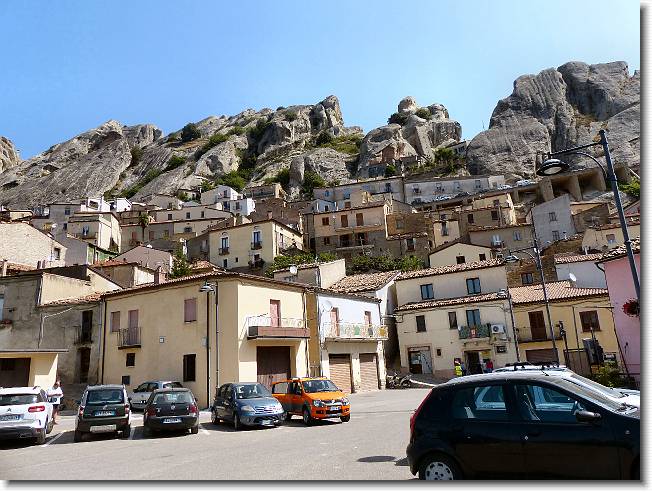 Clicca per scorrere le foto originali ingrandite