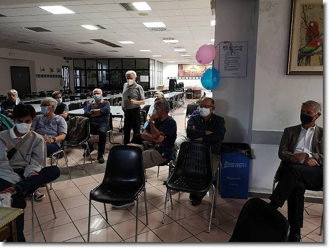 Clicca per scorrere le foto originali ingrandite