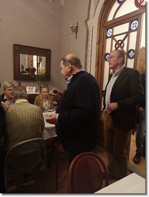 Clicca per scorrere le foto originali ingrandite