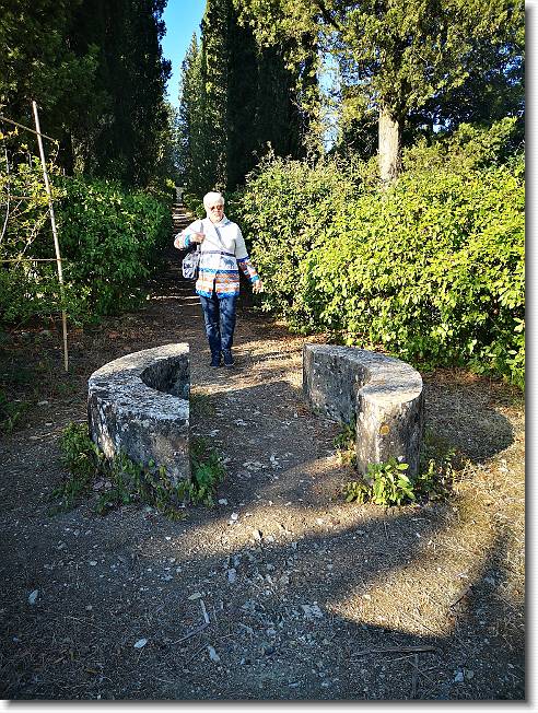 Clicca per scorrere le foto originali ingrandite