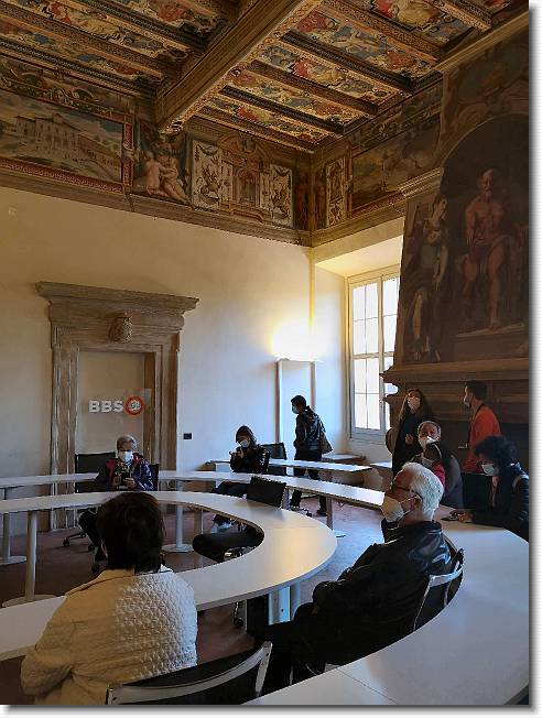 Clicca per scorrere le foto originali ingrandite