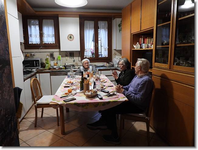 Clicca per scorrere le foto originali ingrandite