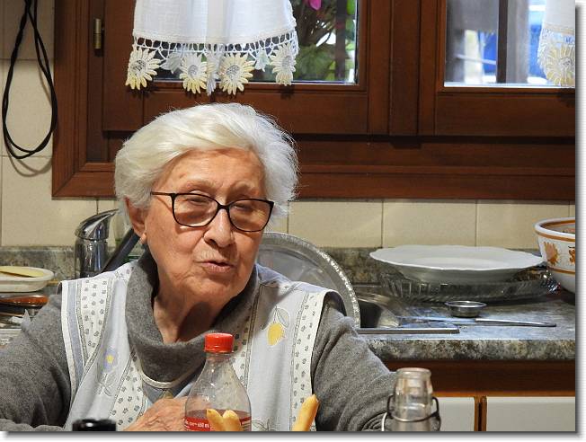 Clicca per scorrere le foto originali ingrandite