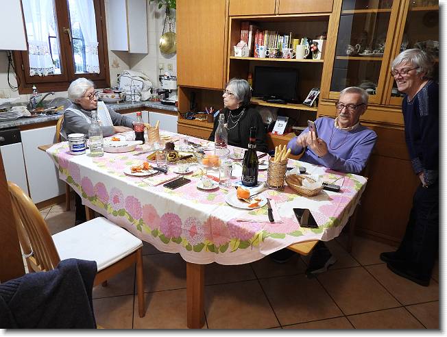 Clicca per scorrere le foto originali ingrandite