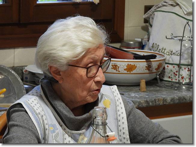 Clicca per scorrere le foto originali ingrandite