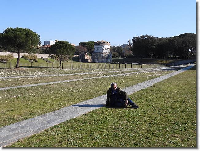 Clicca per scorrere le foto originali ingrandite