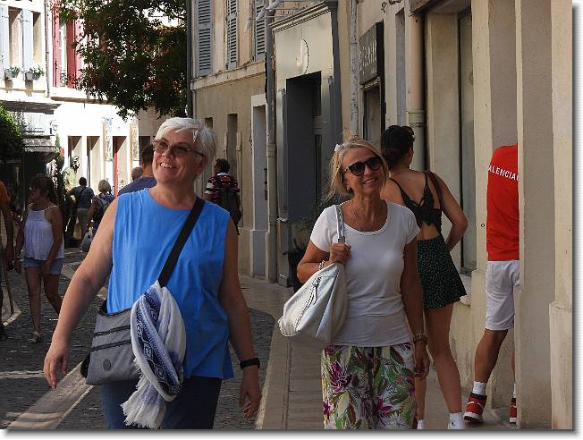 Clicca per scorrere le foto originali ingrandite