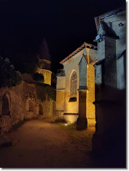 Clicca per scorrere le foto originali ingrandite