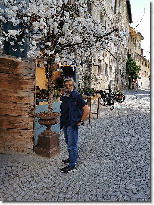 Clicca per scorrere le foto originali ingrandite
