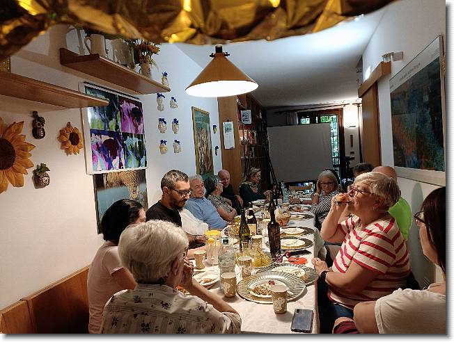 Clicca per scorrere le foto originali ingrandite
