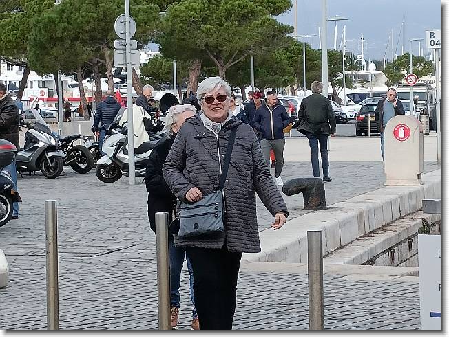 Clicca per scorrere le foto originali ingrandite