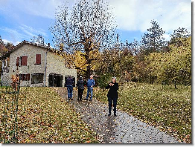 Clicca per scorrere le foto originali ingrandite